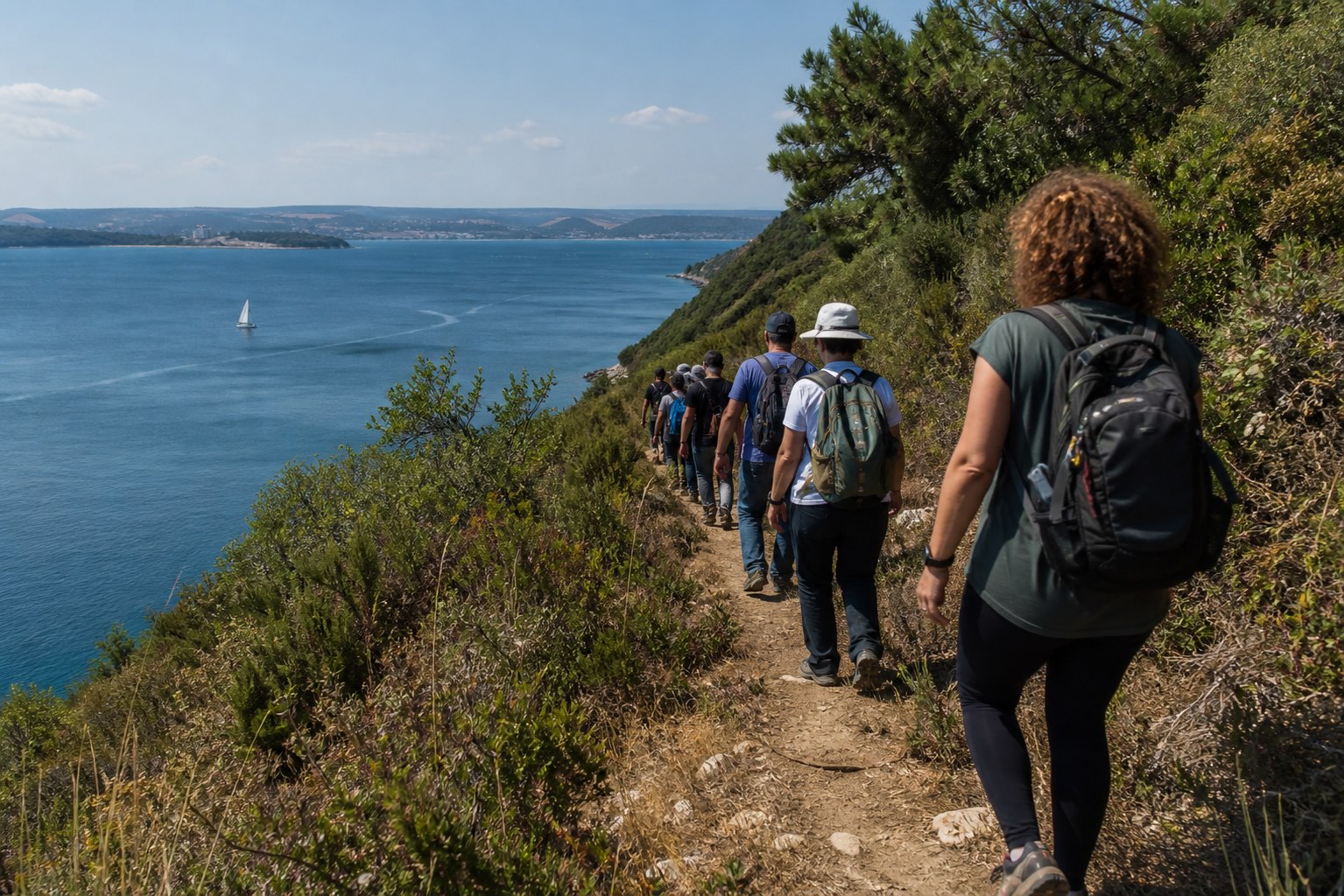 Çanakkale Boğazı’nda Yelken Yapmanın Püf Noktaları ile birlikte yürütülen doğa yürüyüşü